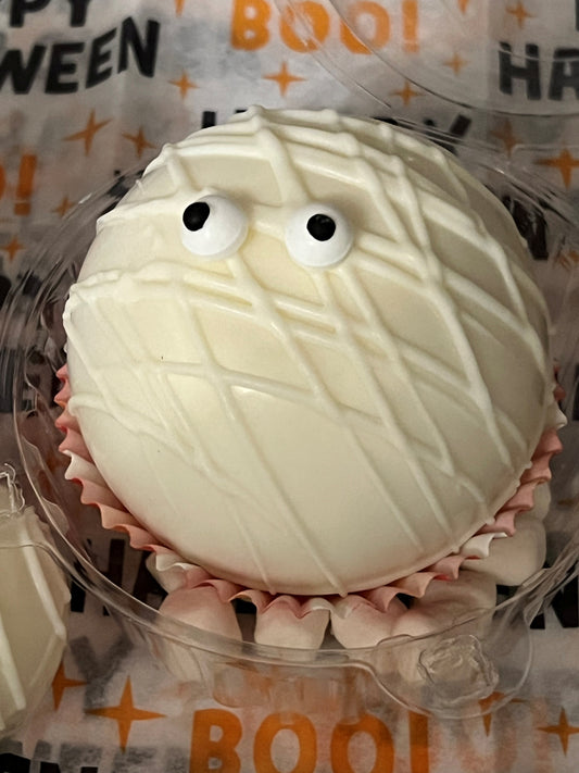 Halloween Mummy Chocolate Bombs